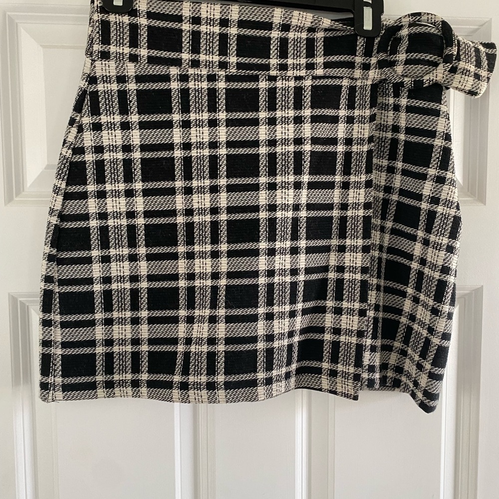 Zara Plaid Mini Skirt With Buckle